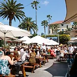 Coogee Bay Hotel - Pub Style
