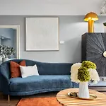 Chic Studio With Pool Overlooking The City