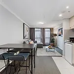 Kozyguru Sydney Cbd Amazing 2 Bed Nha653-302