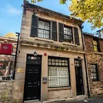 Sydney Escape - Pyrmont Stylish Studio Apartment