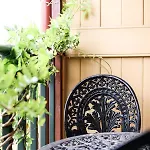 Discover The Rocks - Unique Classical Home