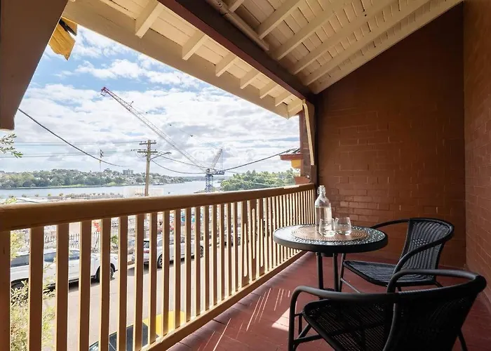Waterfront - King Bed Suite @ Rocks Sydney #10A
