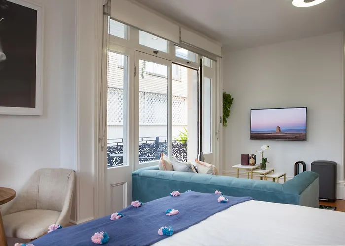 Intimate Studio Apartment With Balcony In Glebe