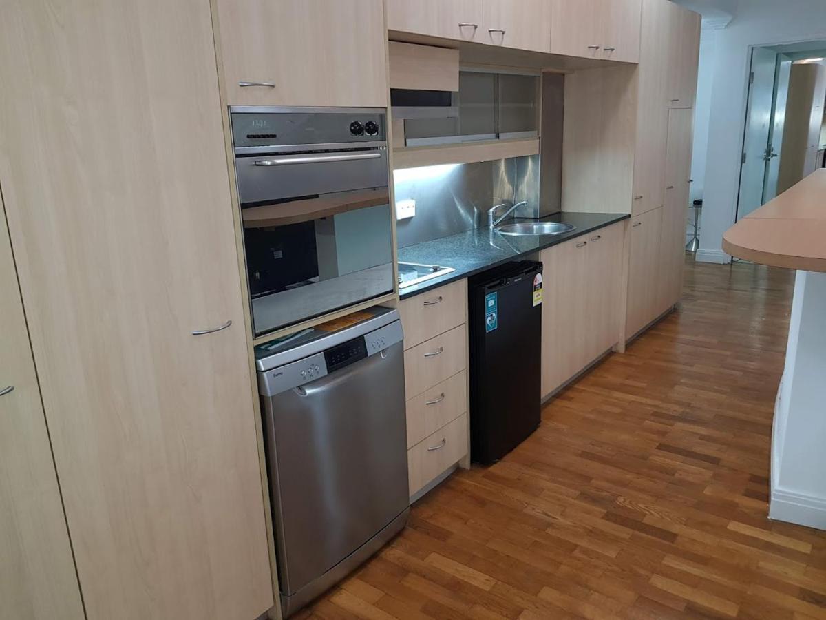Apartment Potts Point Pet Friendly With Balcony