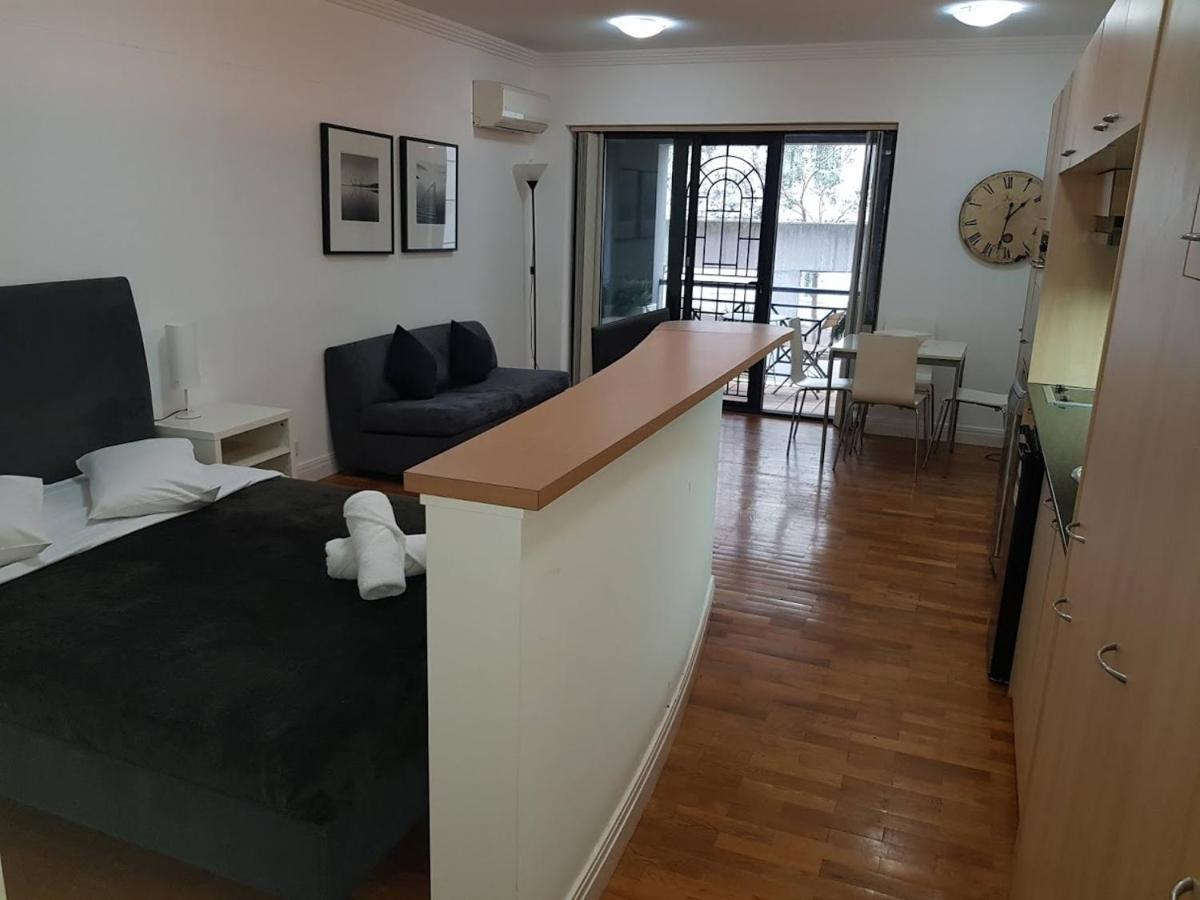 Potts Point Pet Friendly With Balcony Apartment Sydney