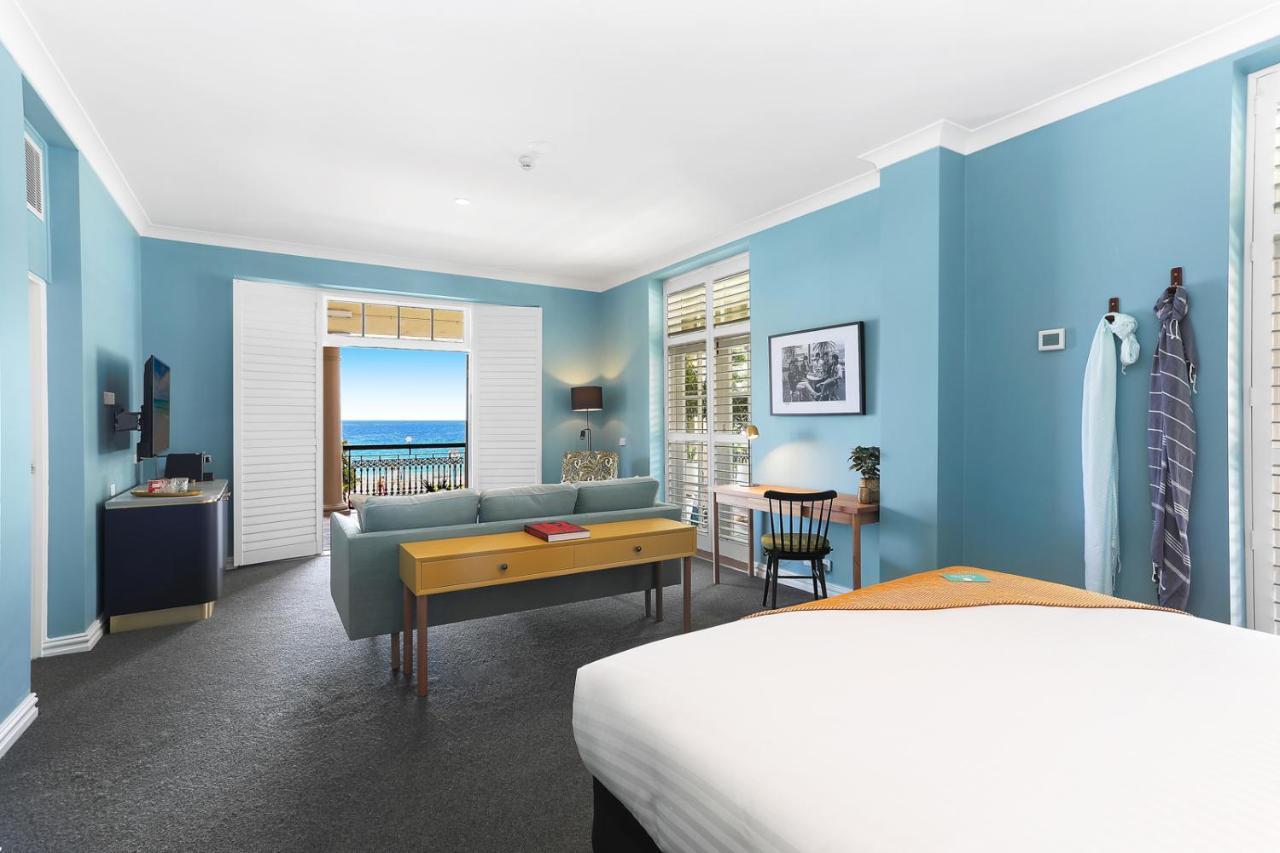 Coogee Bay 3*