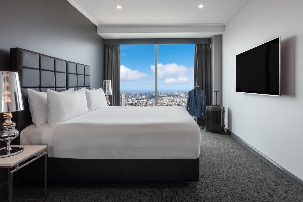 Aparthotel Meriton World Tower, 5*