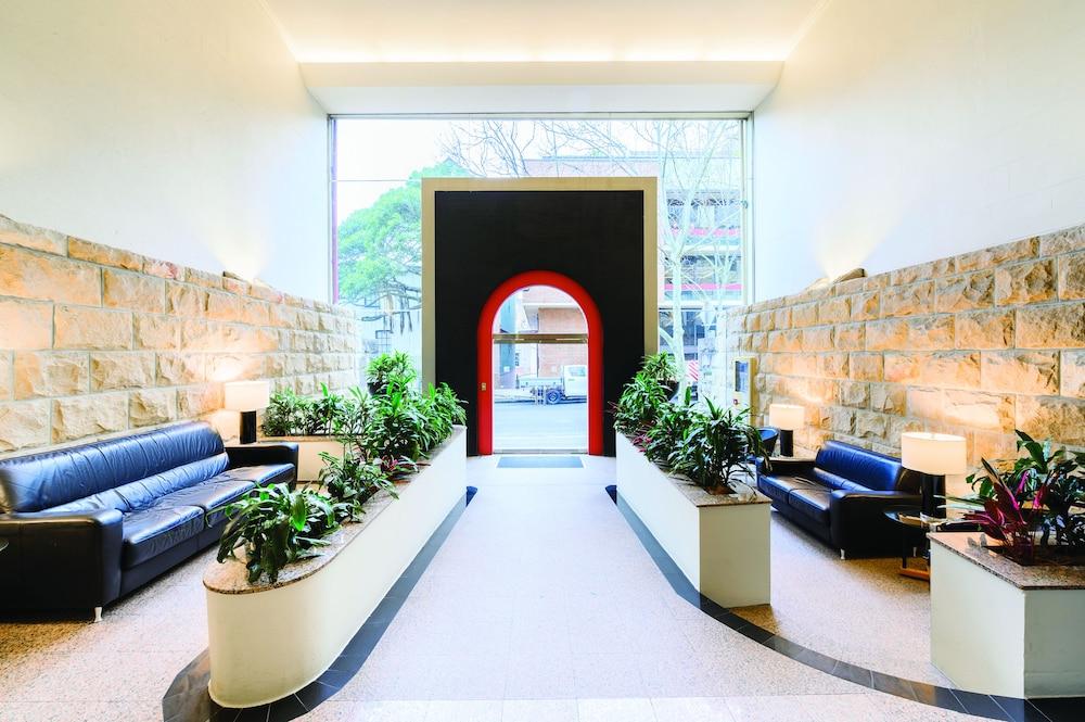 Rendezvous The Rocks 4*