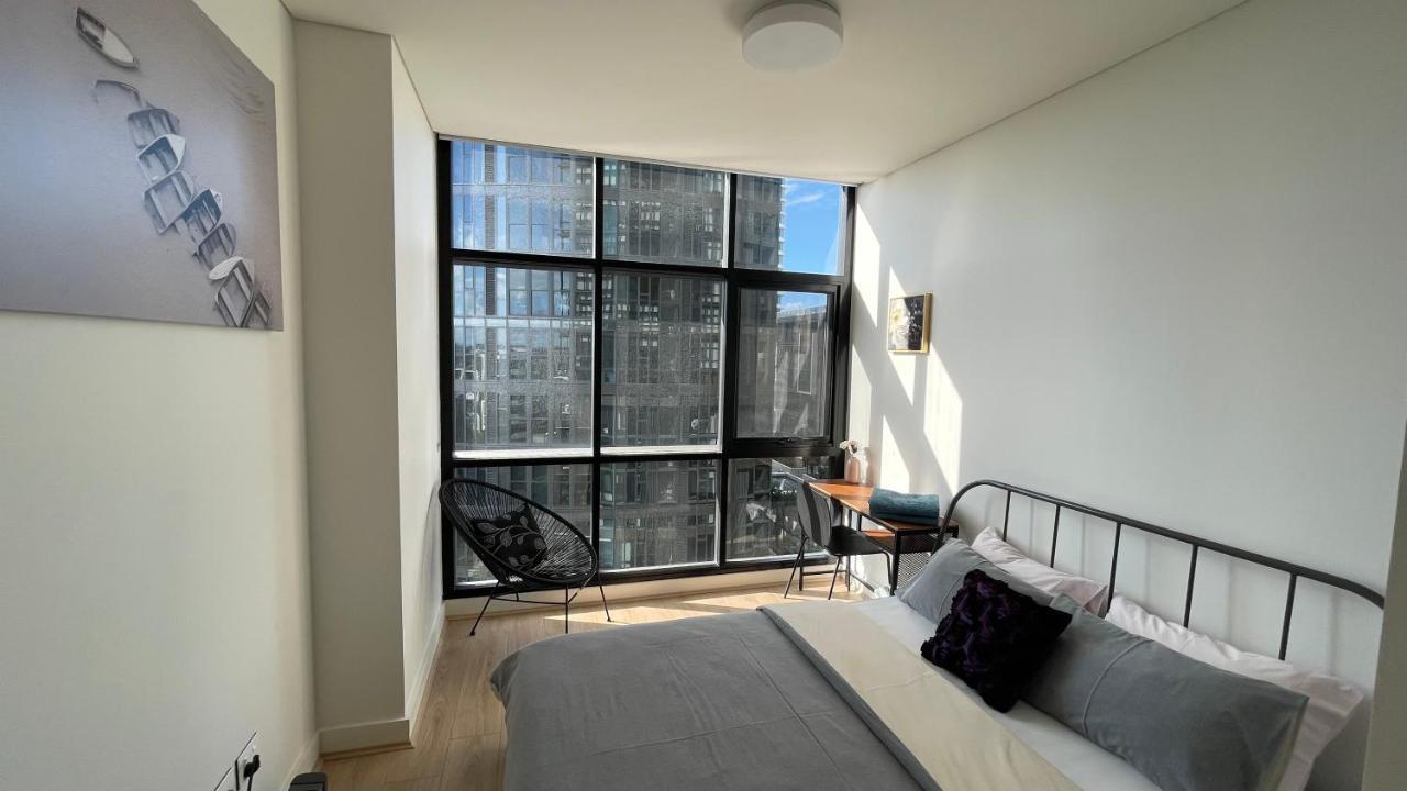 Apartment Wentworth Point Oversized Balcony View Sydney