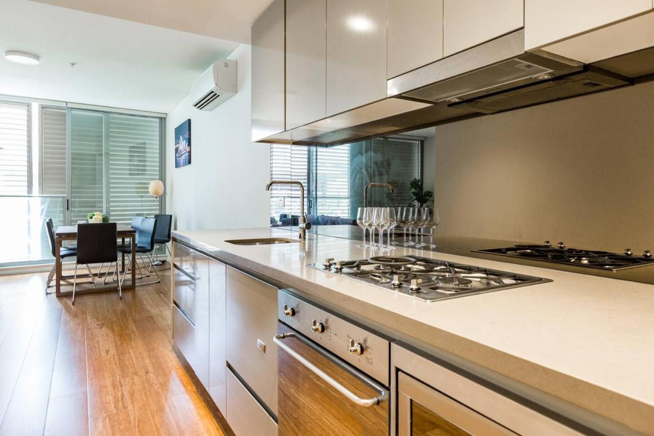 Apartment Sleek Chinatown Pad In The Heart Of The Cbd *