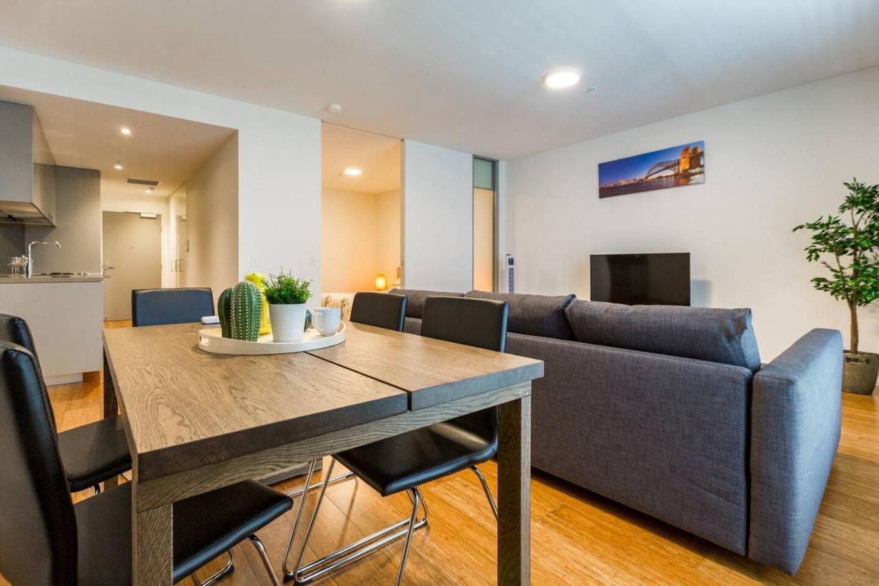 Sleek Chinatown Pad In The Heart Of The Cbd