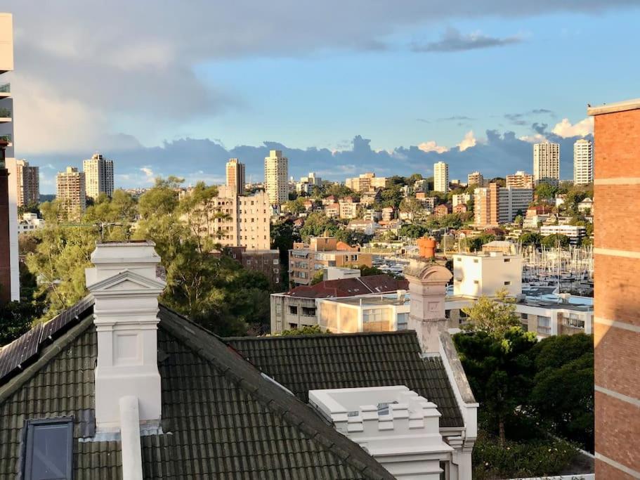 Artistic, Spacious And Comfortable 1 Bedroom Apartment
