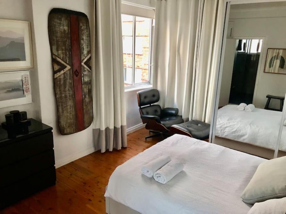 Artistic, Spacious And Comfortable 1 Bedroom *