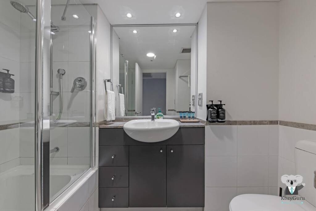Kozyguru / Cbd / Walk To Chinatown / Nha653-913 Apartment Sydney