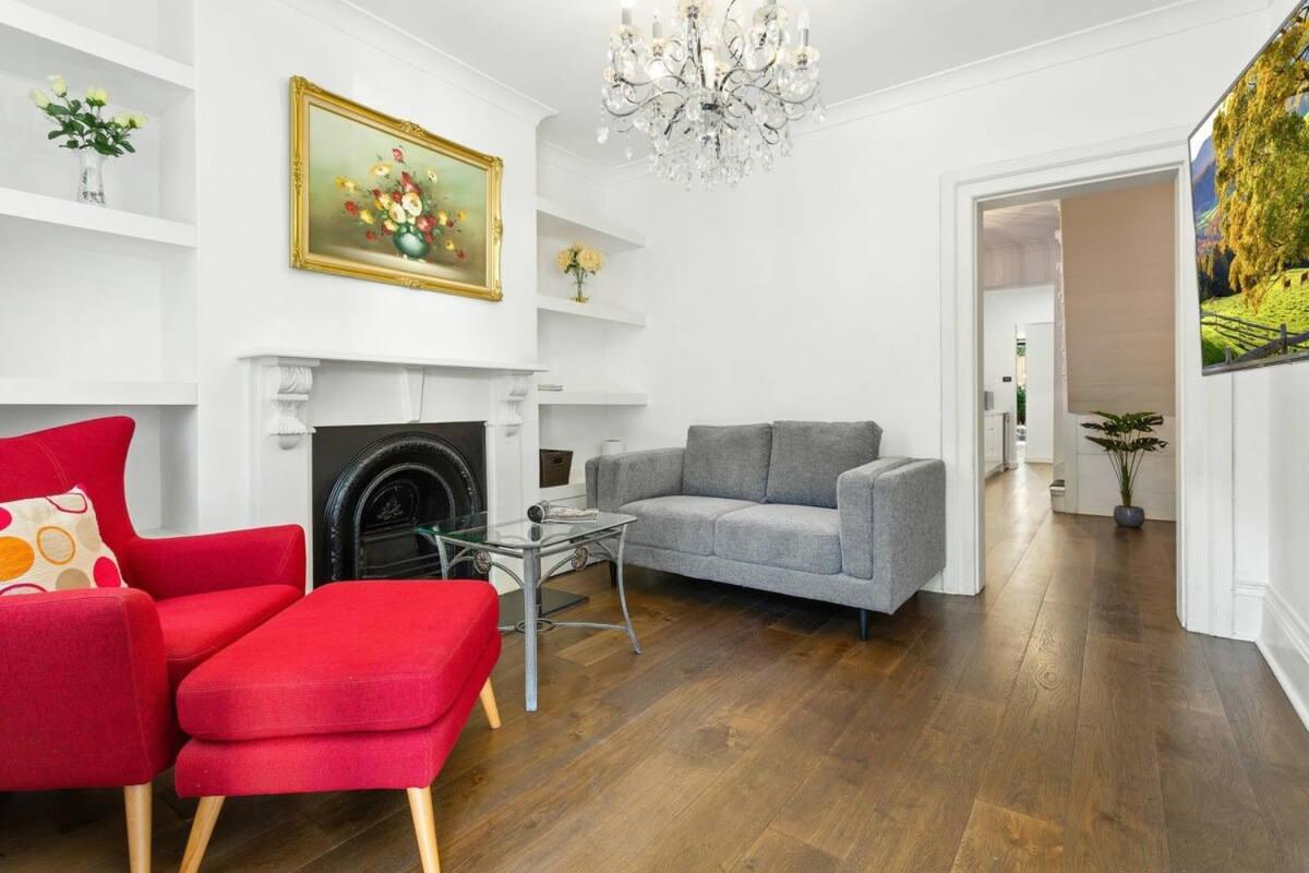 Traditional 2-bed Terrace House In Millers Point Holiday home *