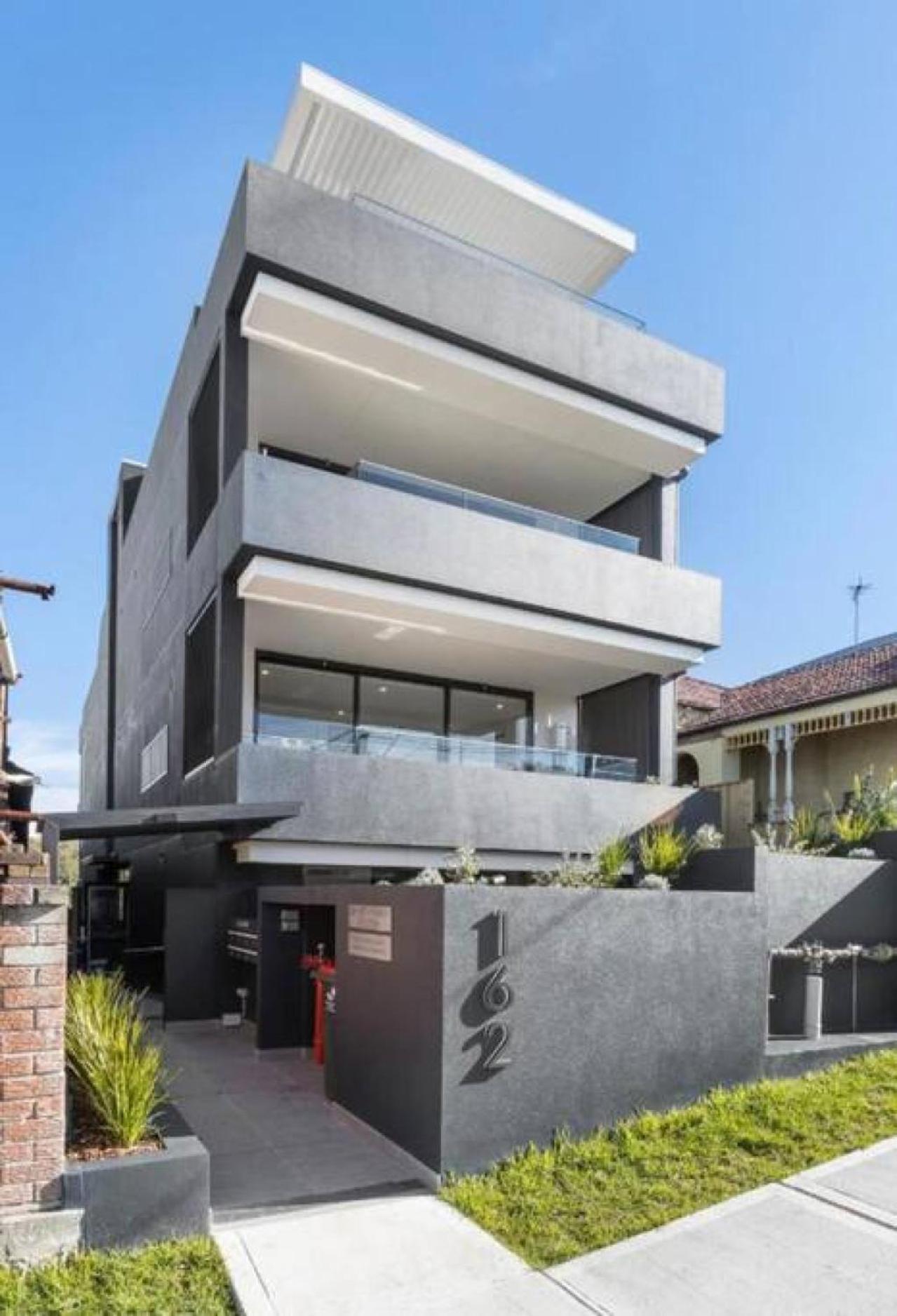 Coogee Beachside Solace 5 Apartment