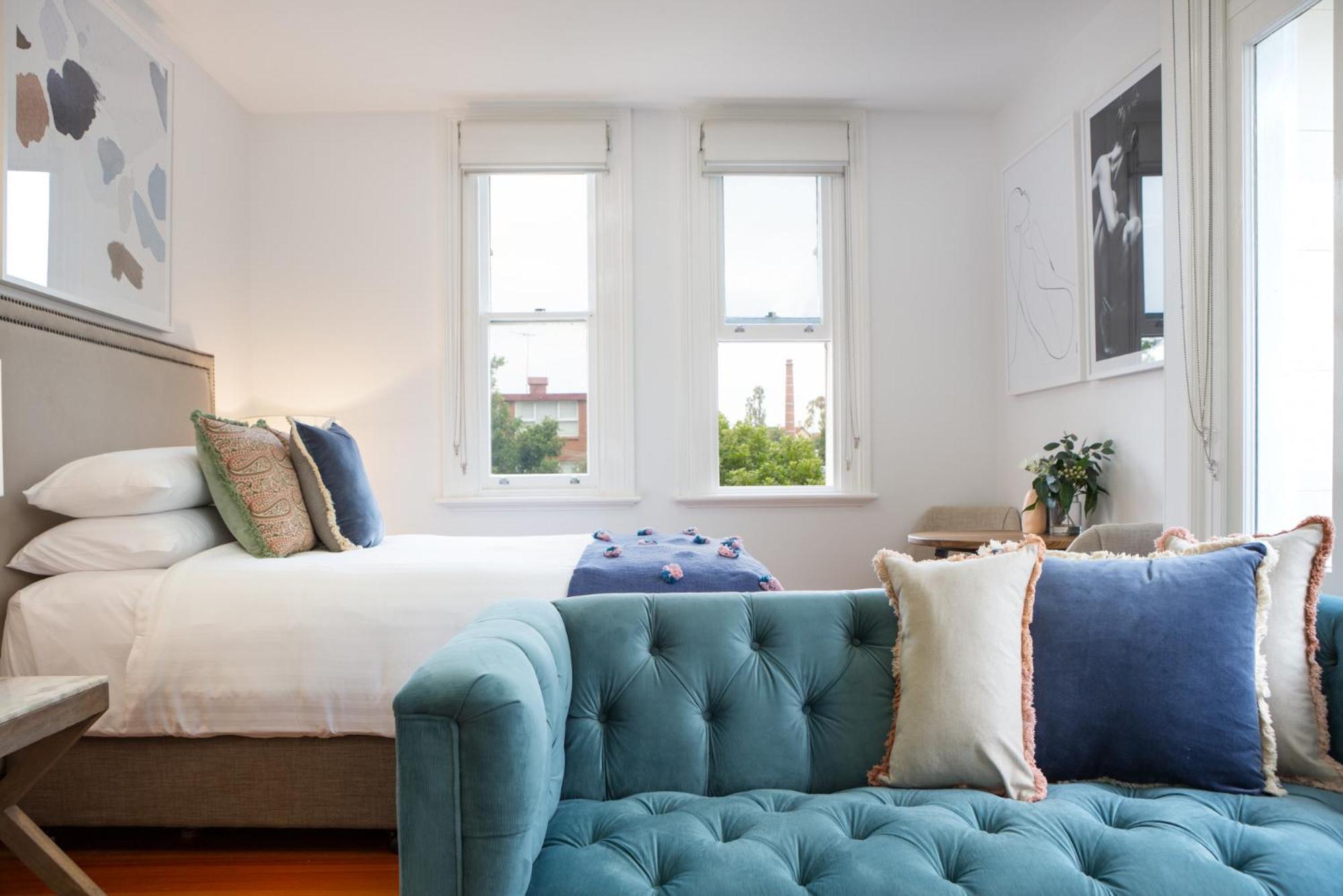 Apartment Intimate With Balcony In Glebe Sydney