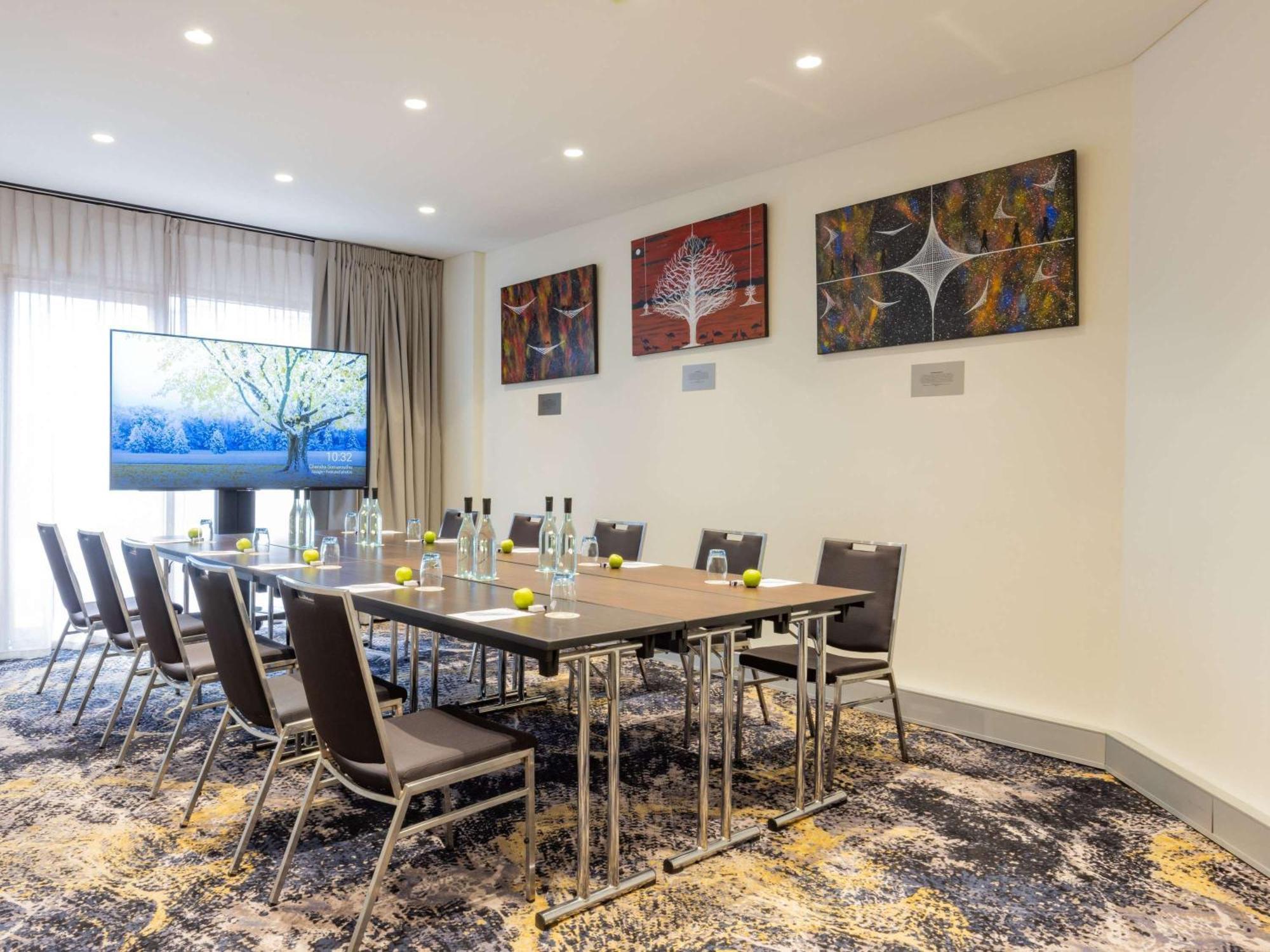 Novotel Darling Harbour 4*