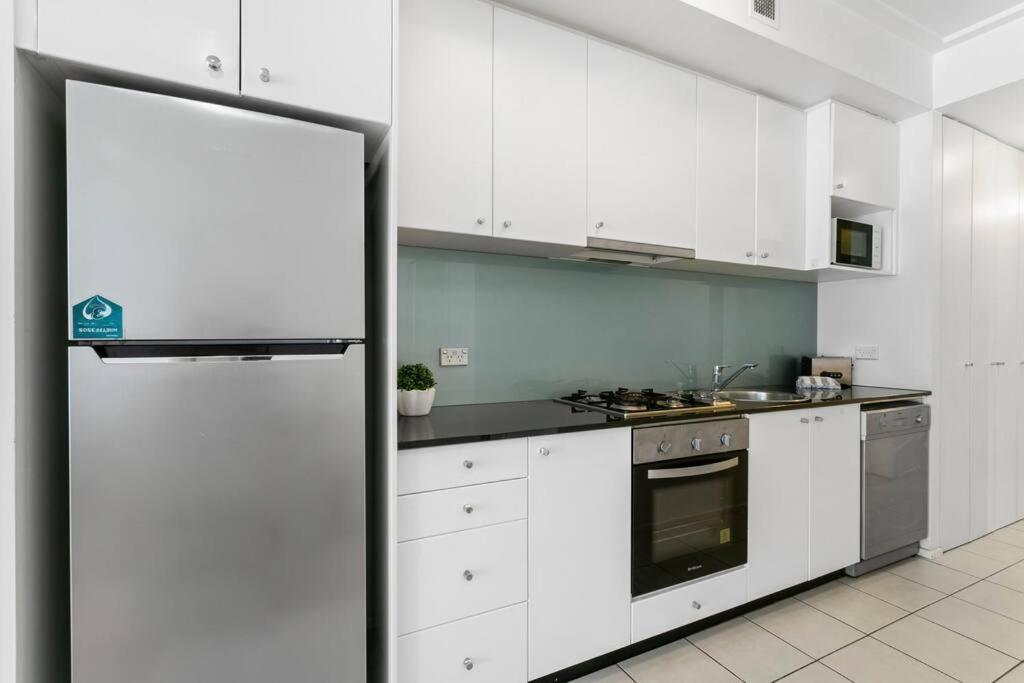 Ks355 - Cbd With Pool & Gym Apartment