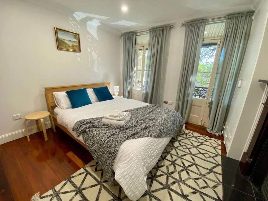 Immaculate 3 Bed - Close To Everything! Sydney