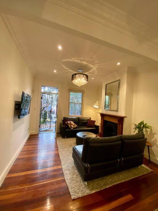Holiday home Immaculate 3 Bed - Close To Everything! Sydney