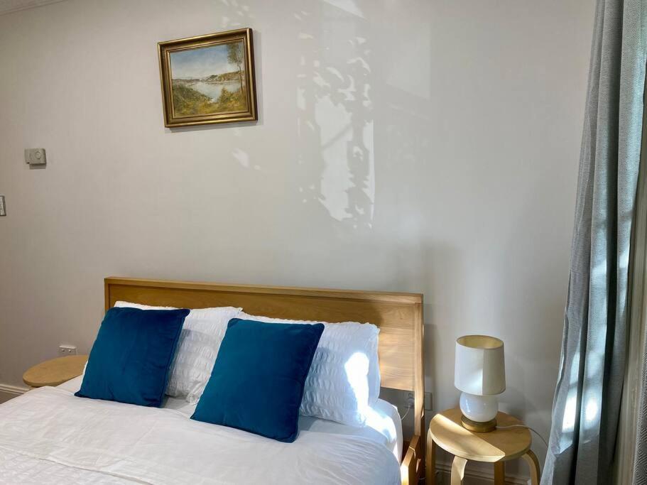 Immaculate 3 Bed - Close To Everything! * Sydney