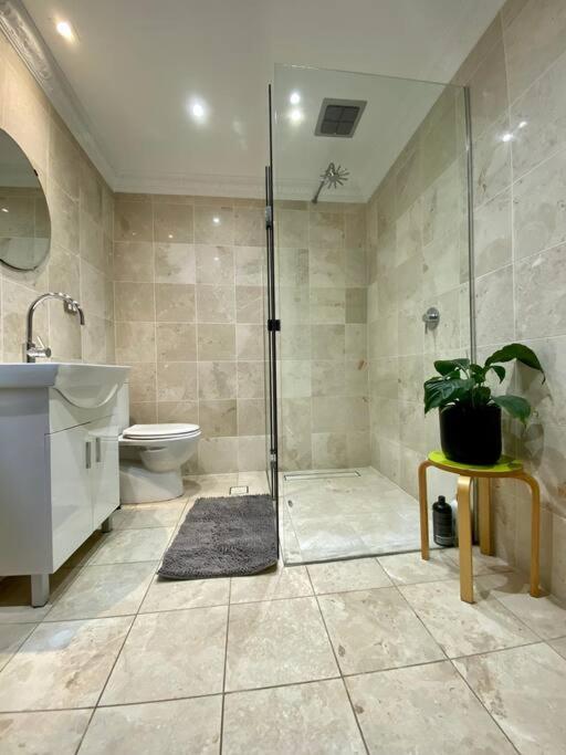 Holiday home Immaculate 3 Bed - Close To Everything! Sydney