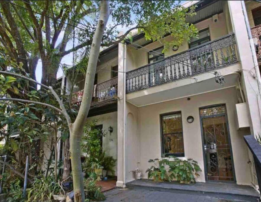 Immaculate 3 Bed - Close To Everything! Sydney