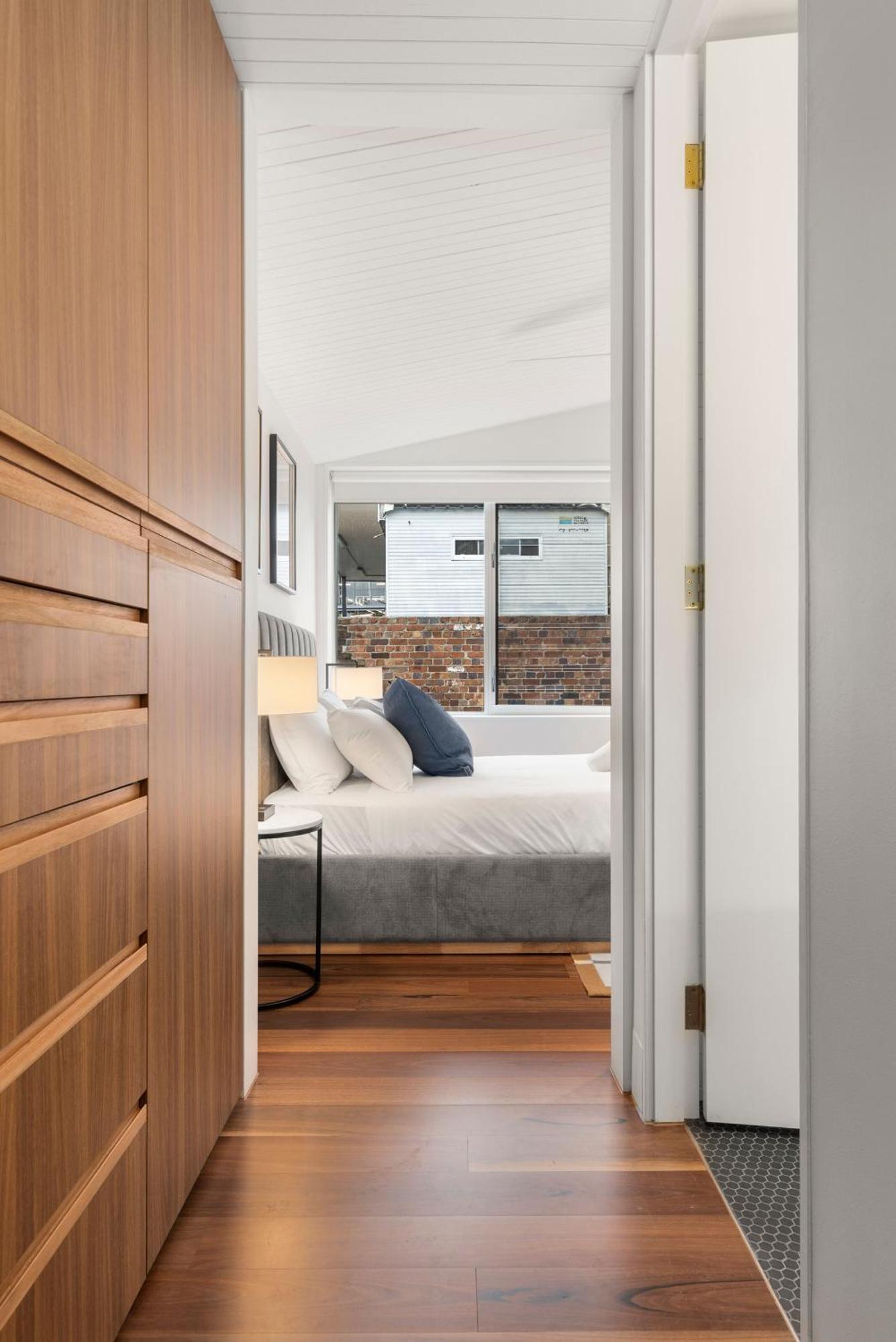 Apartment 4 Trinity Avenue *