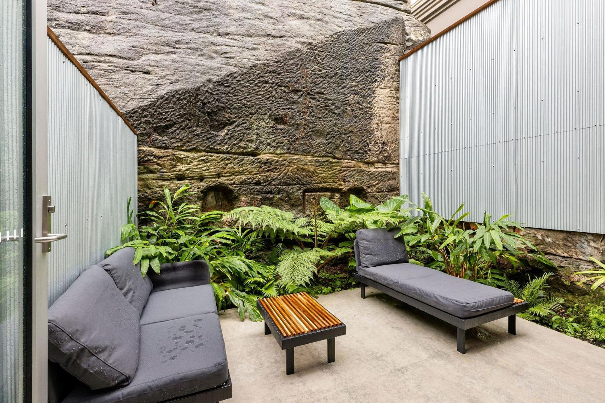 4 Trinity Avenue * Sydney