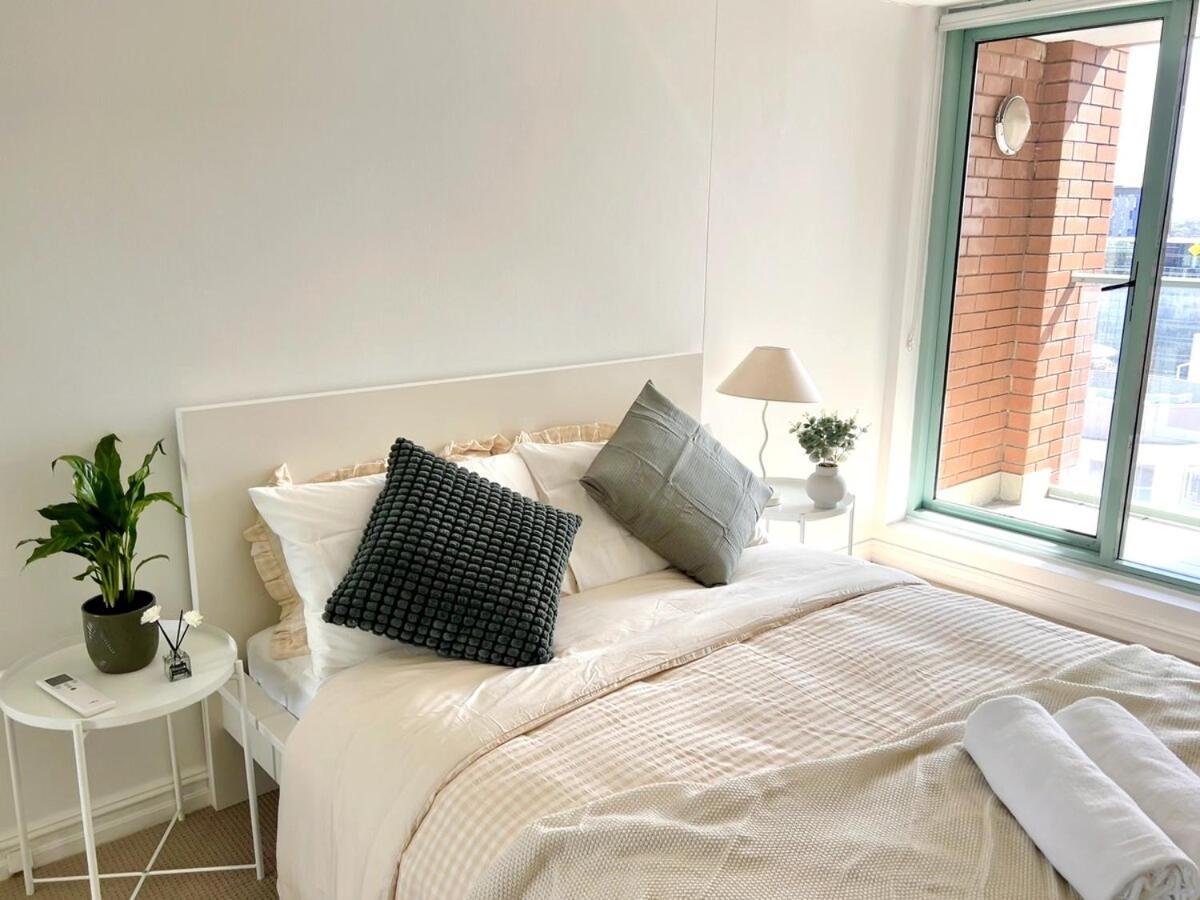 Apartment 3br Penthouse In Cbd Wparking Sydney