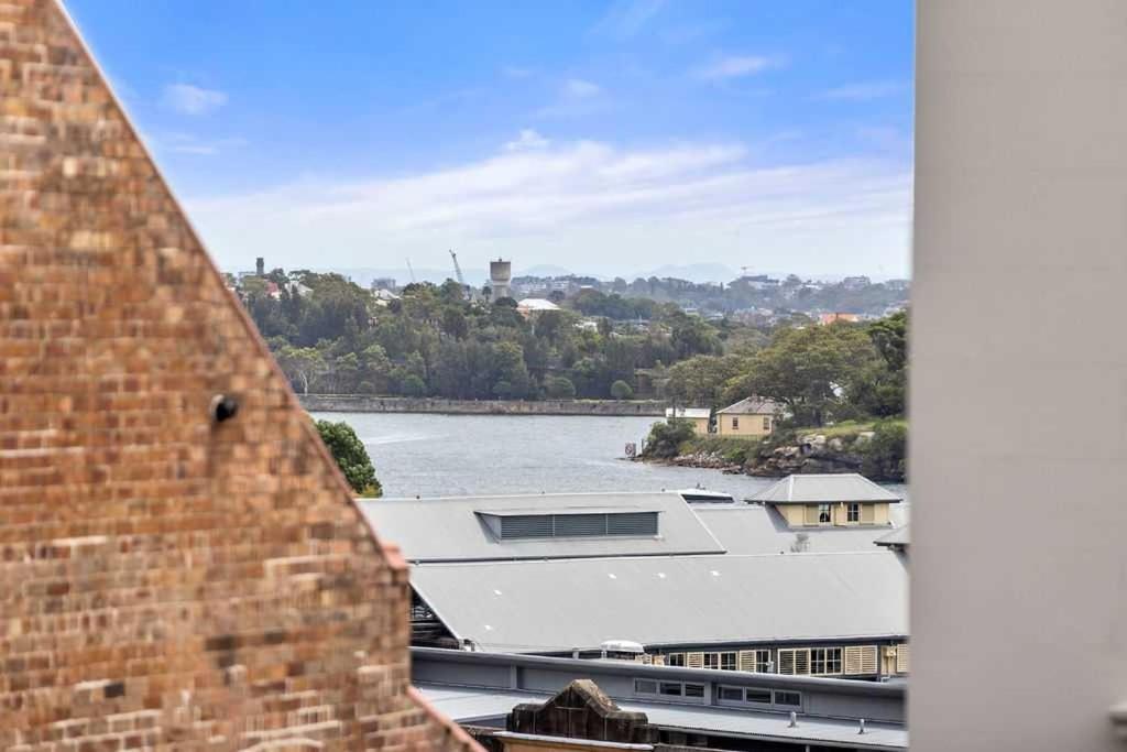 Ground-floor Retreat In Dawes Point Apartment Sydney