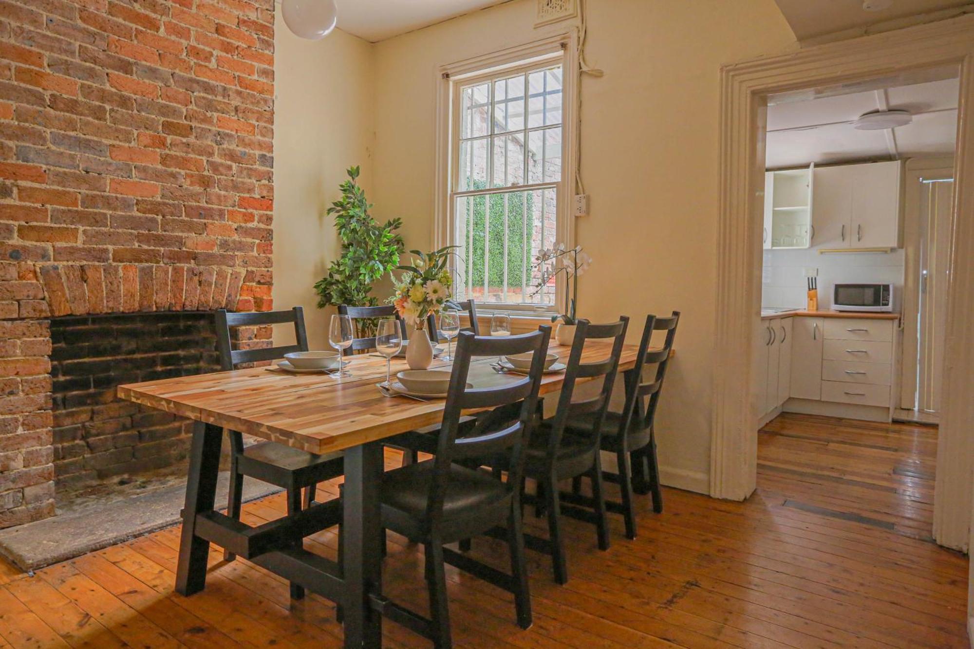 Stylish 3-bedroom Near Darling Harbour Apartment Sydney