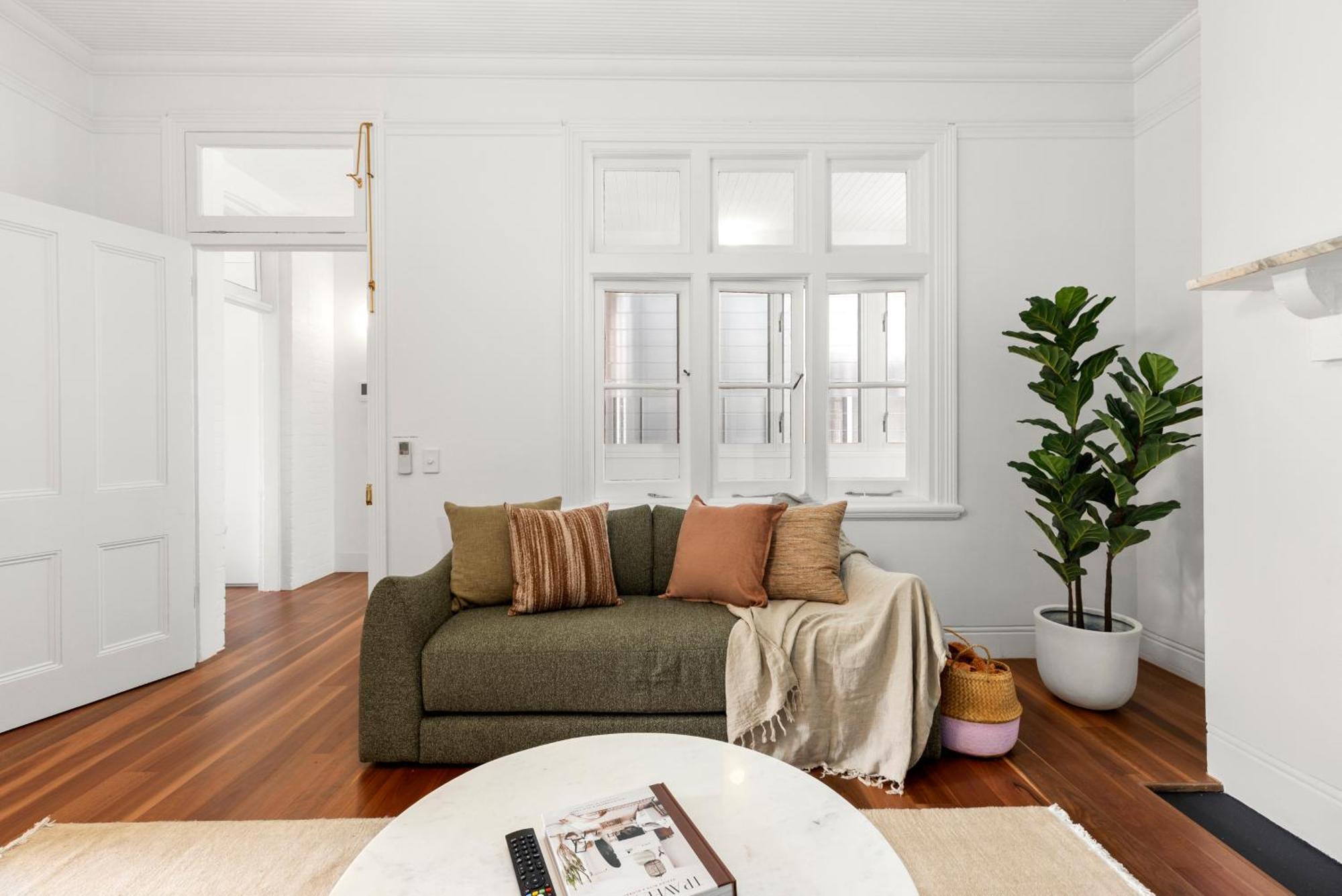 Apartment 4 Trinity Avenue *