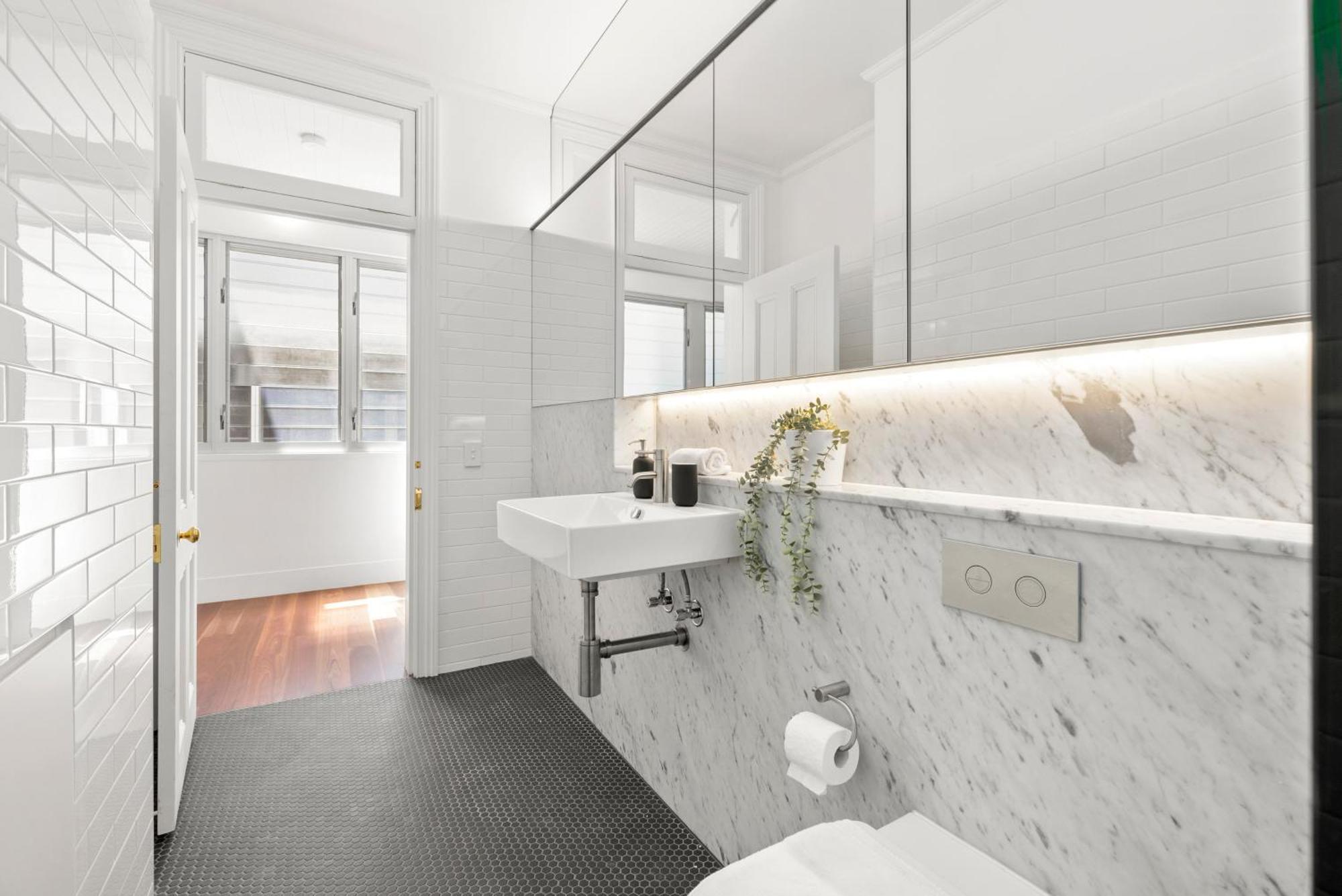 4 Trinity Avenue Apartment *