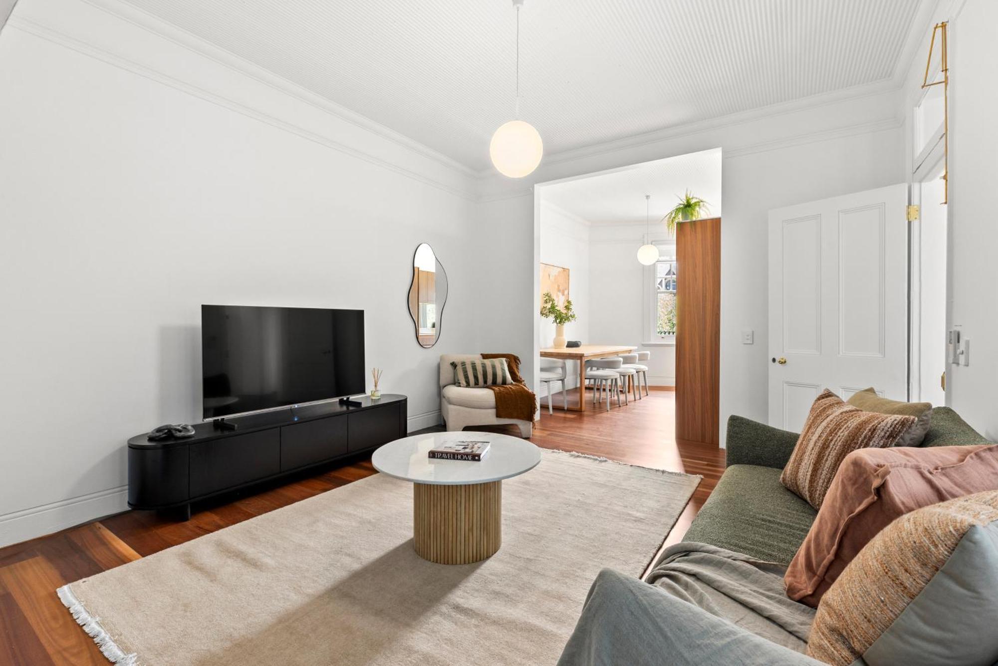 Apartment 4 Trinity Avenue *