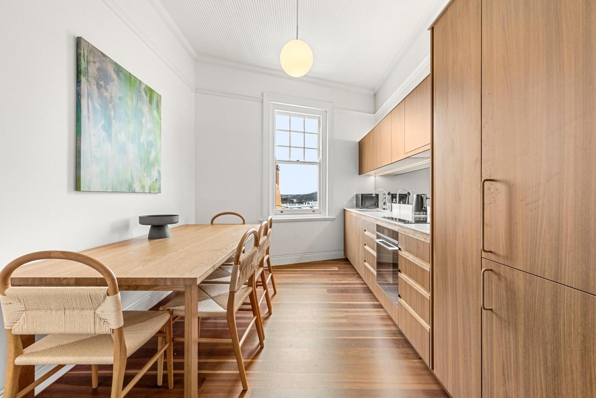 Apartment 4 Trinity Avenue *