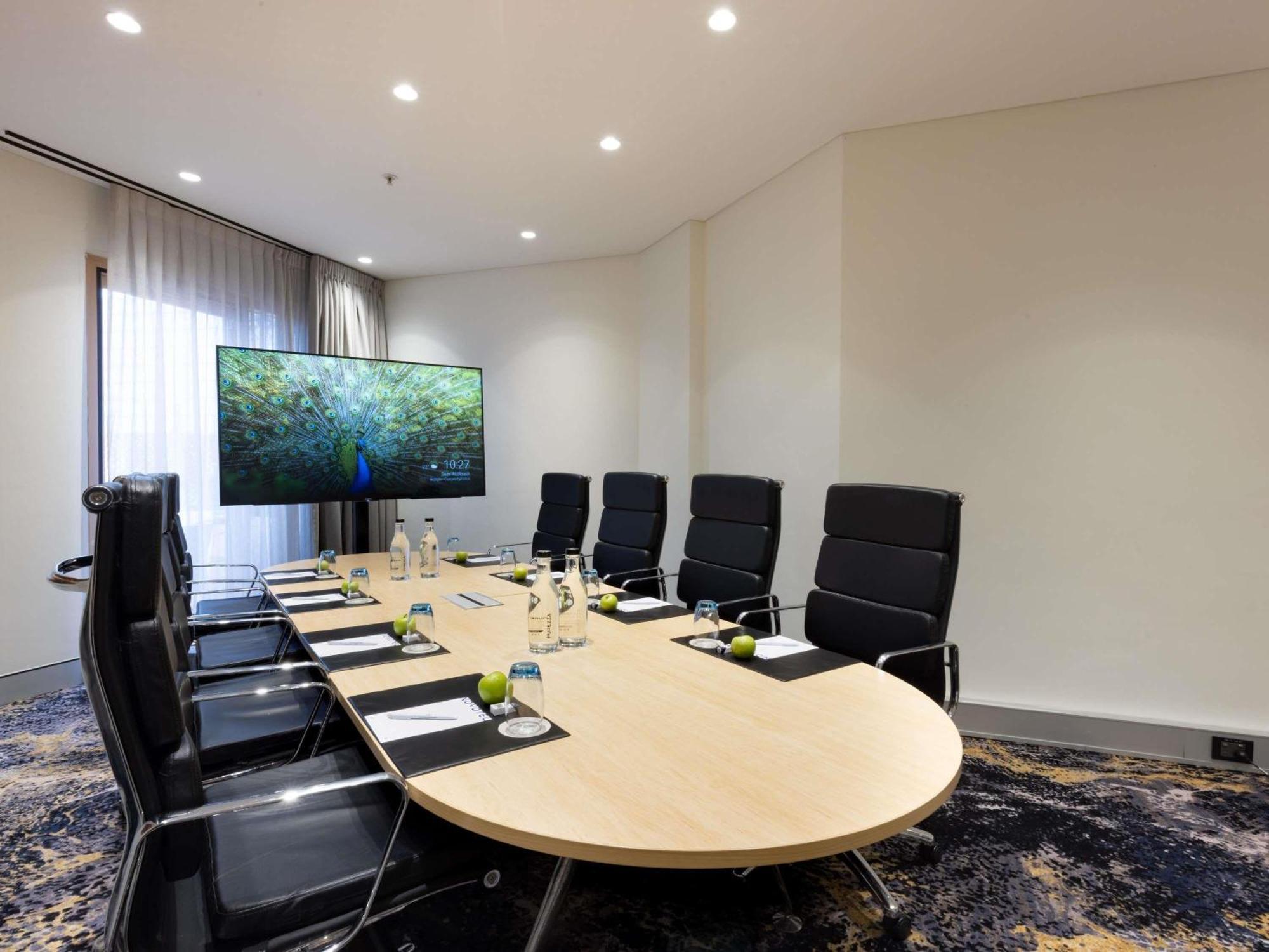 Novotel Darling Harbour 4*