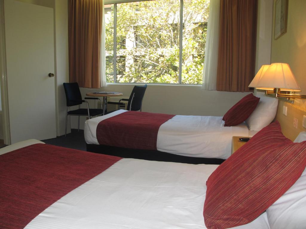 Devere 3*