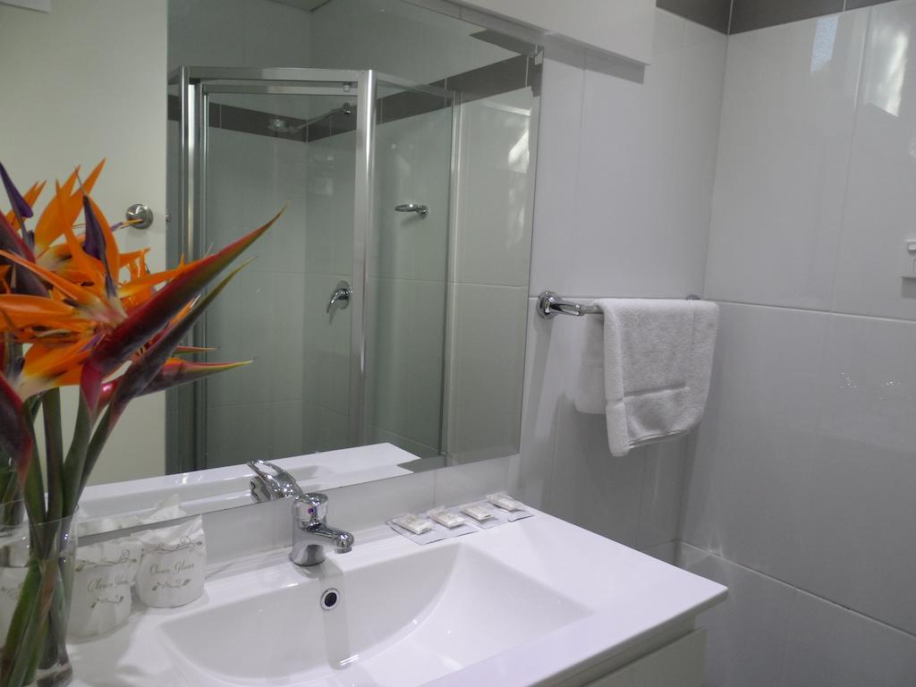 Liberty Plains Motor 3* Sydney