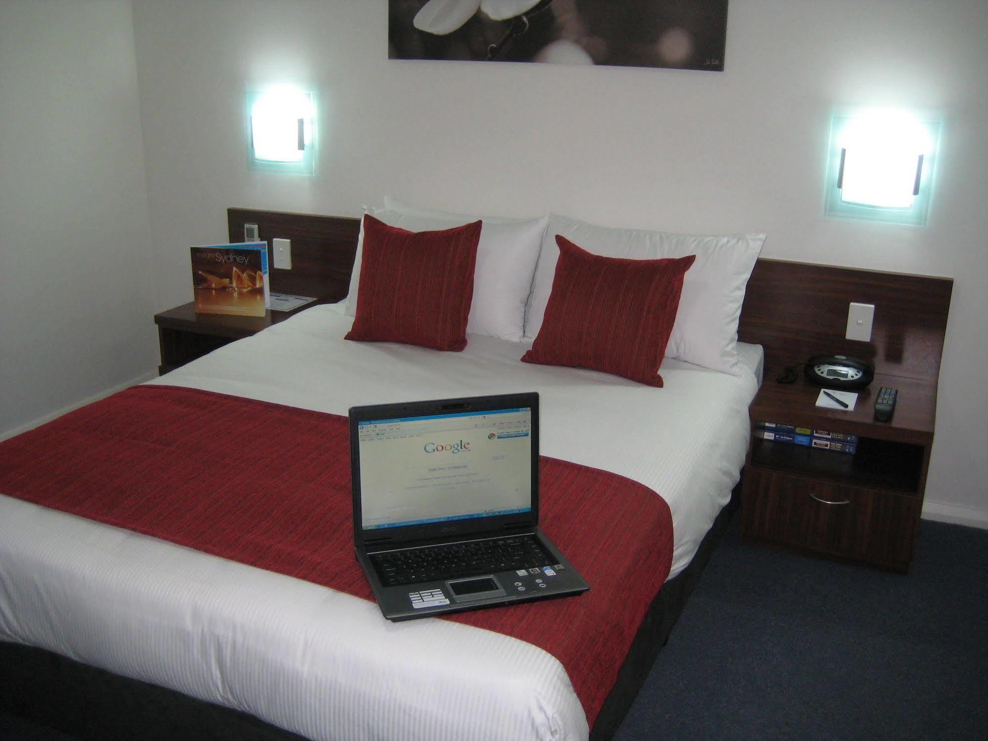 Devere 3*