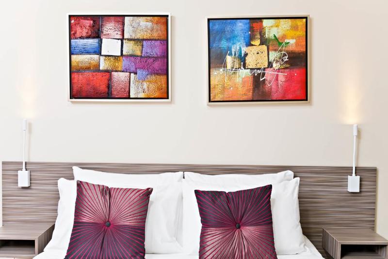Hotel 28 3*