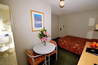 Metro Edgecliff Hotel 3*