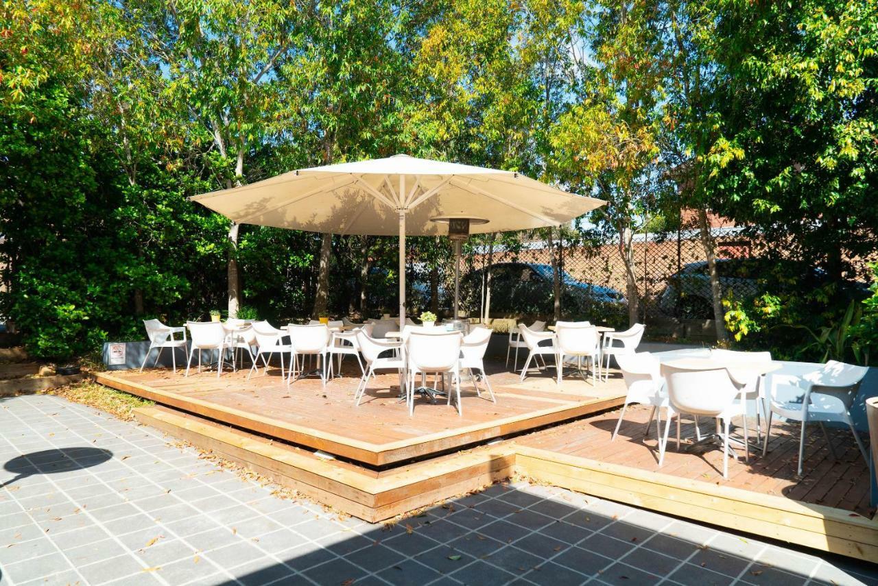 Horse And Jockey Homebush Hotel 4*