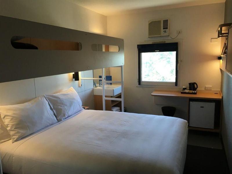 Ibis Budget - Enfield Hotel 3*