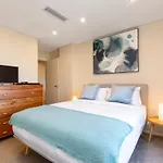 2 Bdrm North Sydney With Stunning Harbour Views - 16Wal