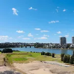Lovely Waterview 1 Bedroom +Study+Free Parking