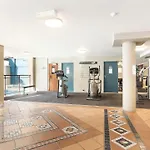 Lovely Studio Appt With Poolgymsauna Near Central Station