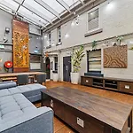 London Plane Backpackers