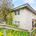 \'Four Keeps\' A Cosy North Sydney Wharf Hideaway